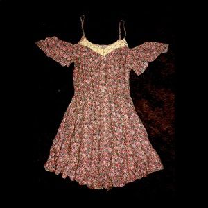 Flowery flowey knee length dress